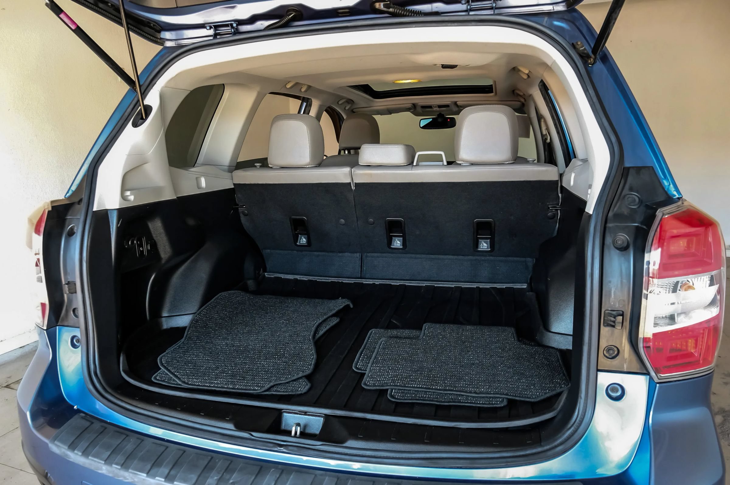 Used 2015 Subaru Forester 2.5i Touring AWD/4WD image 46