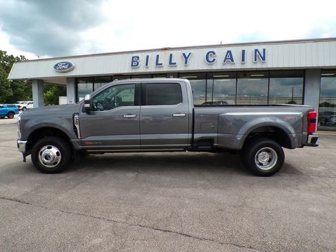Used 2023 Ford F250 Lariat image 9
