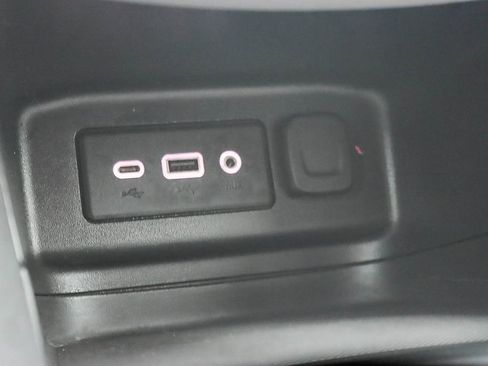 Used 2023 Chevrolet Equinox LT image 33