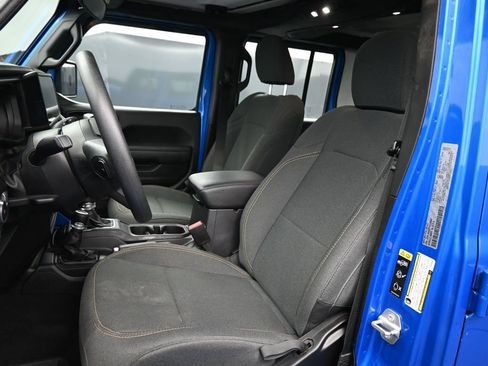 Used 2026 Jeep Wrangler Unlimited Sport AWD/4WD image 2