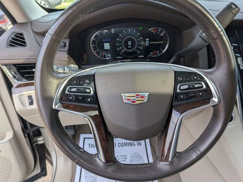 Used 2016 Cadillac Escalade ESV Luxury image 67