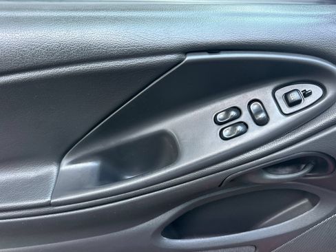 Used 2004 Ford Mustang Coupe RWD image 11