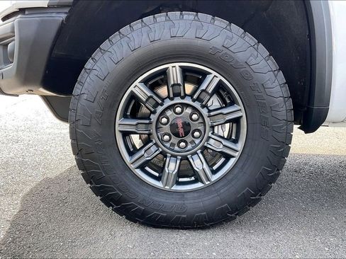 Used 2024 GMC Sierra 1500 AT4X image 36