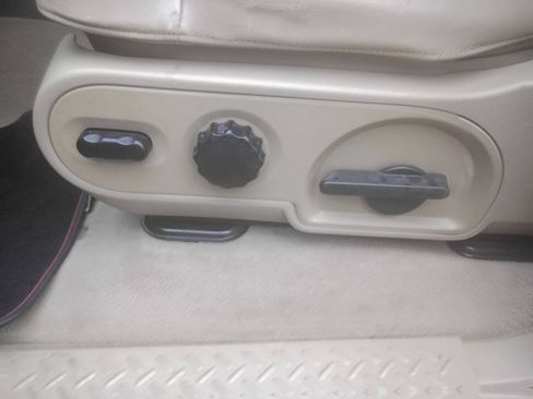 Used 2005 Ford F150 Lariat AWD/4WD image 14