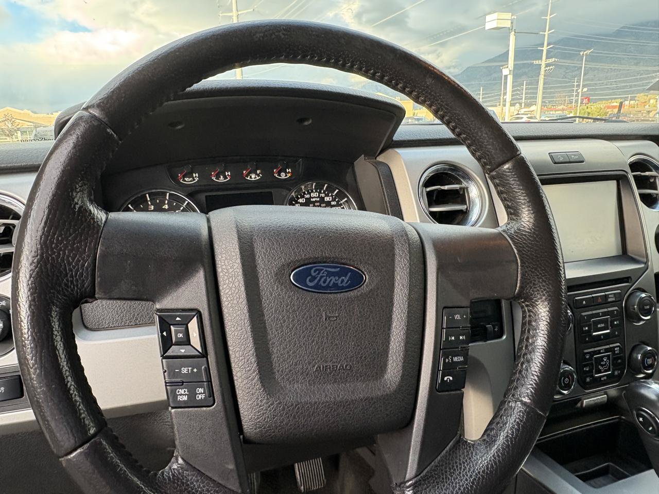 Used 2014 Ford F150 FX4 w/ Equipment Group 402A Luxury AWD/4WD image 10