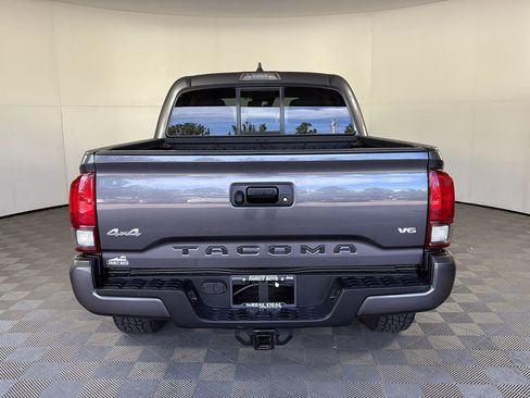 Used 2022 Toyota Tacoma SR AWD/4WD image 6