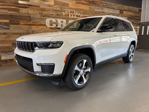 New 2025 Jeep Grand Cherokee L Limited image 18