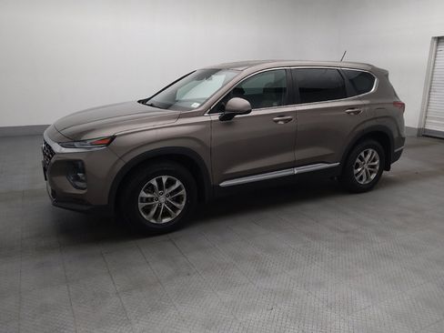 Used 2019 Hyundai Santa Fe SE FWD image 2