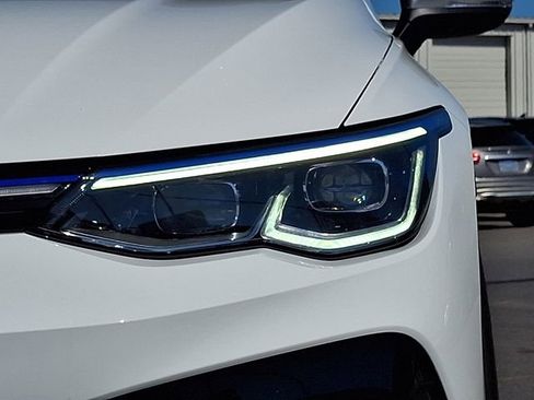 Used 2024 Volkswagen Golf R image 10