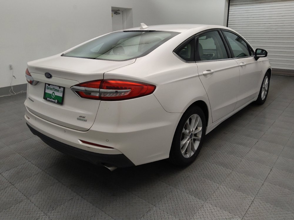 Used 2019 Ford Fusion SE FWD image 9