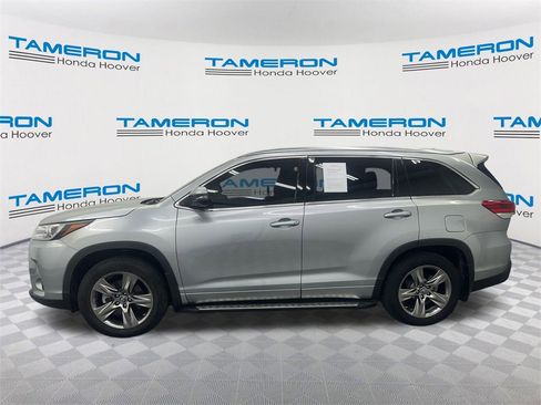 Used 2019 Toyota Highlander Limited Platinum image 2
