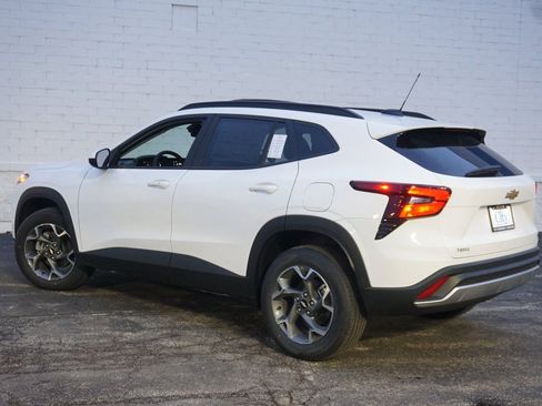 New 2026 Chevrolet Trax LT w/ Sunroof Package image 8