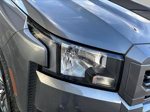Certified 2025 Nissan Frontier SV w/ SV Convenience Package RWD image 27