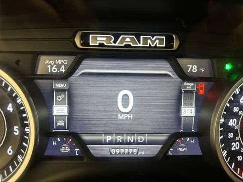 Used 2019 RAM 1500 Laramie AWD/4WD image 32