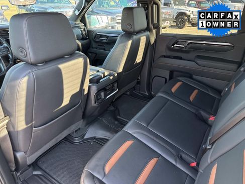 Used 2022 GMC Sierra 1500 AT4 w/ AT4 Premium Package image 17