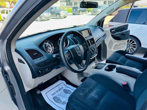 Used 2015 Dodge Grand Caravan SXT FWD image 14