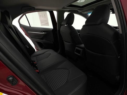 Used 2018 Toyota Camry SE image 14