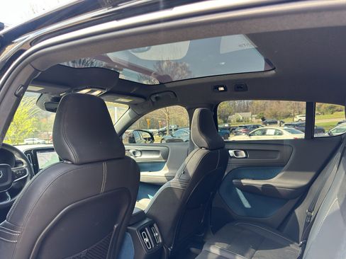 Used 2023 Volvo C40 P8 Recharge Ultimate image 20