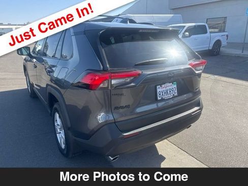 Used 2021 Toyota RAV4 XLE AWD/4WD image 3