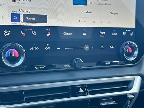 Used 2023 Lexus RX 350 Premium image 17