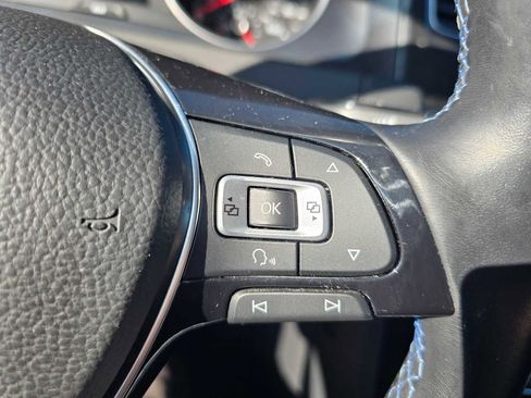 Used 2018 Volkswagen e-Golf SE w/ DC Fast Charging Package image 31