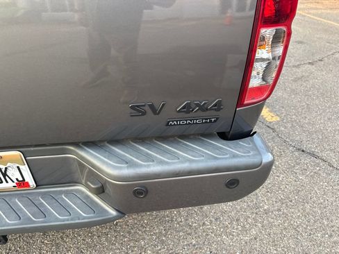 Used 2021 Nissan Frontier SV w/ Midnight Edition Floor Mats AWD/4WD image 10