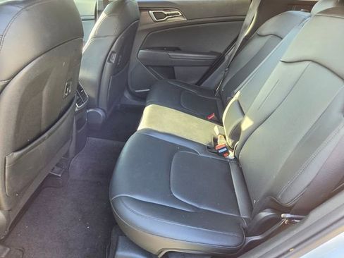 Used 2024 Kia Sportage EX image 10
