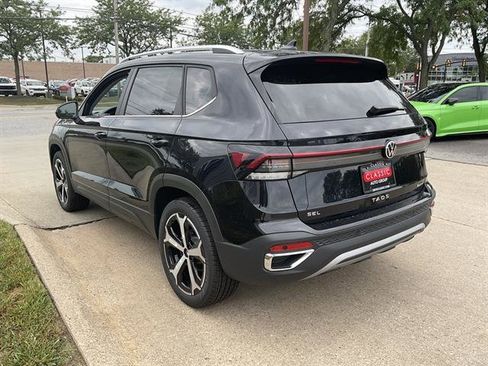 New 2025 Volkswagen Taos SEL image 7