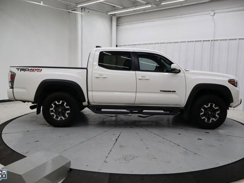 Used 2023 Toyota Tacoma TRD Off-Road w/ Technology Package image 2