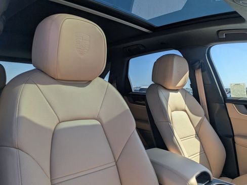 New 2025 Porsche Cayenne Turbo image 25