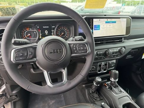 New 2026 Jeep Wrangler Unlimited Sahara AWD/4WD image 14