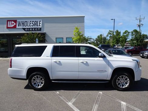 Used 2019 GMC Yukon XL SLT w/ Open Road Package RWD image 3