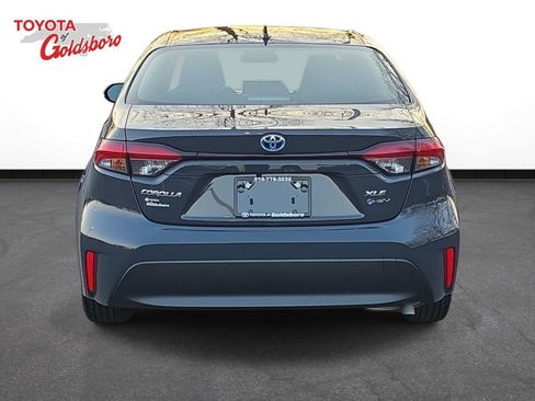 Used 2025 Toyota Corolla XLE image 6