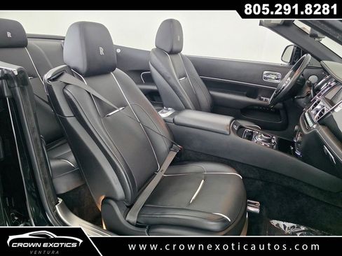 Used 2017 Rolls-Royce Dawn RWD image 39