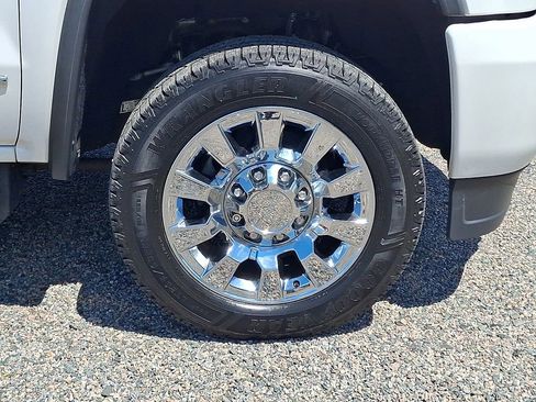 Used 2019 GMC Sierra 2500 Denali w/ Duramax Plus Package AWD/4WD image 11