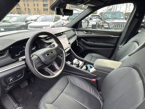 New 2026 Jeep Grand Cherokee L Limited image 12