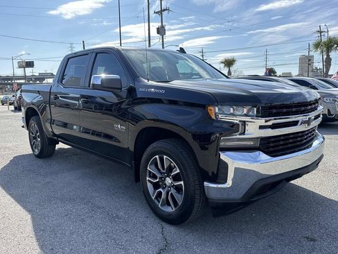 Used 2021 Chevrolet Silverado 1500 LT w/ Texas Edition Plus image 3