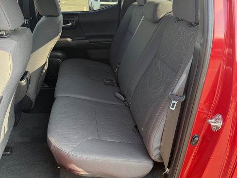 Used 2017 Toyota Tacoma TRD Sport w/ Premium & Technology Package AWD/4WD image 27