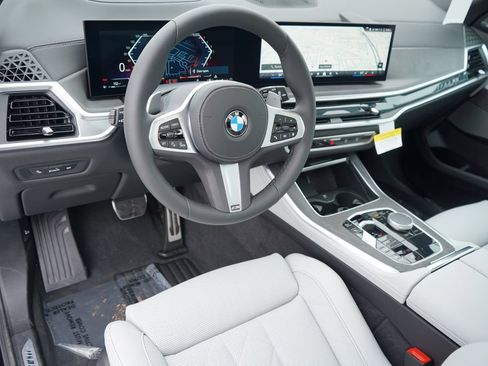 Used 2026 BMW X5 xDrive40i w/ M Sport Package image 12