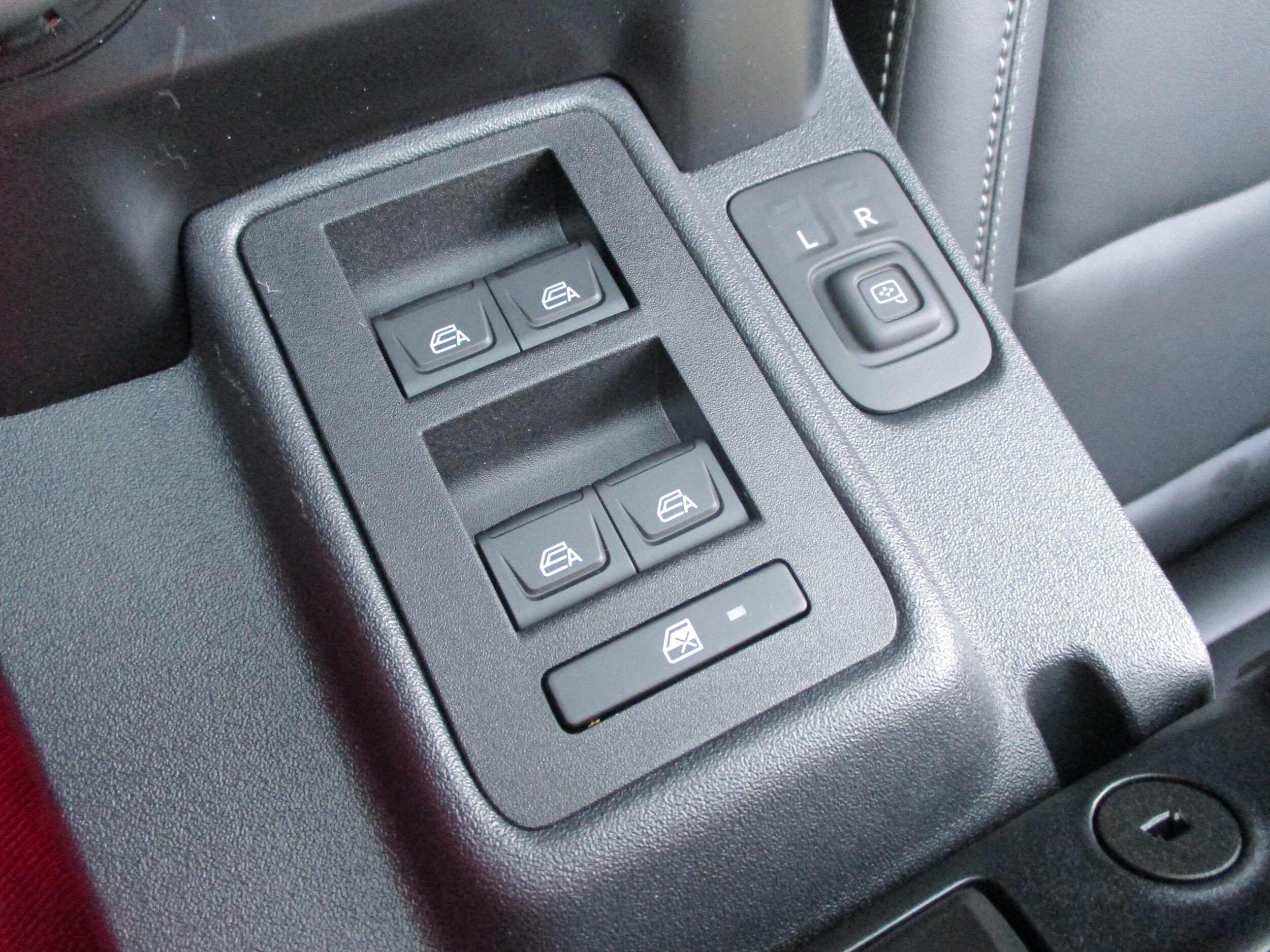 Used 2025 Ford Bronco Outer Banks AWD/4WD image 32