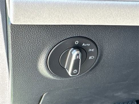 New 2025 Volkswagen Taos SE image 36