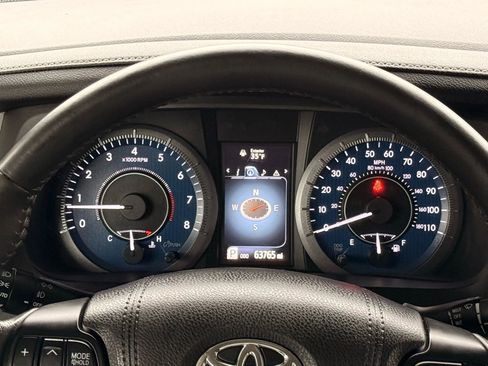 Used 2015 Toyota Sienna XLE image 34