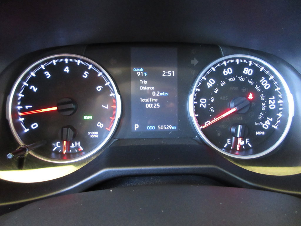 Used 2019 Toyota RAV4 XLE Premium w/ Cold Weather Package FWD image 18