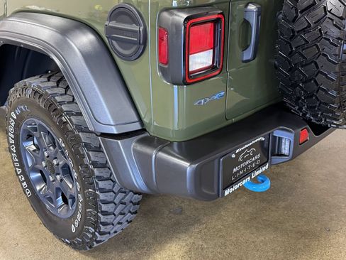 Used 2023 Jeep Wrangler Unlimited w/ Sun & Screen Package AWD/4WD image 15