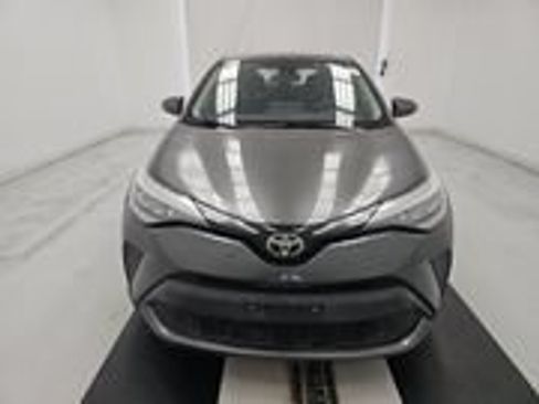 Used 2020 Toyota C-HR LE FWD image 2