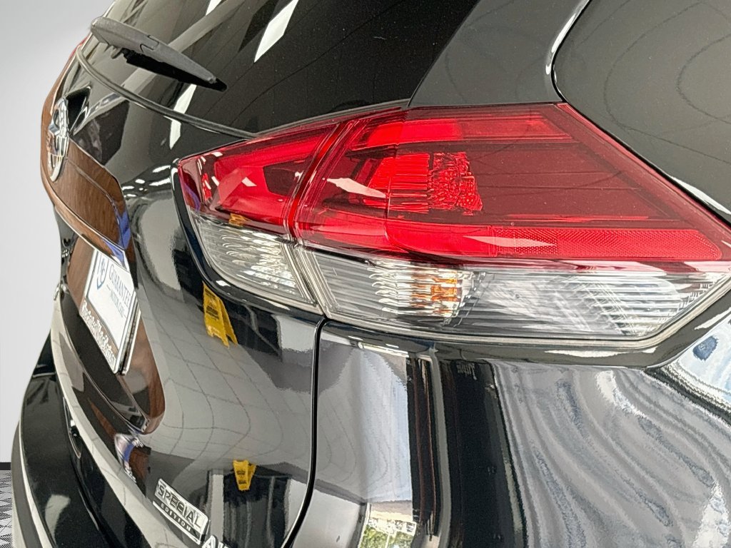Used 2020 Nissan Rogue S w/ Special Edition Package AWD/4WD image 13