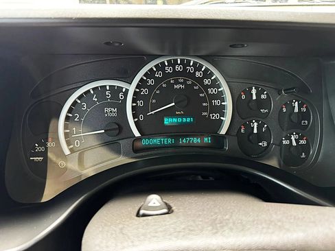 Used 2005 HUMMER H2 SUT w/ Preferred Equipment Group AWD/4WD image 24