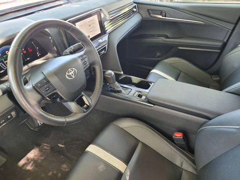 Used 2025 Toyota Camry SE image 18