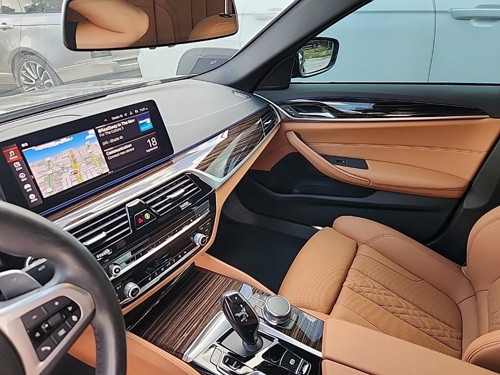 Used 2023 BMW 540i w/ M Sport Package RWD image 6