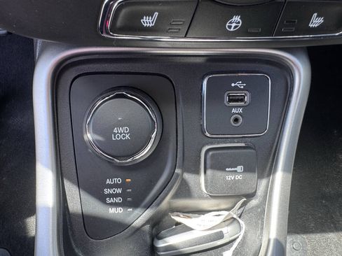 Used 2018 Jeep Compass Latitude w/ Cold Weather Group AWD/4WD image 22